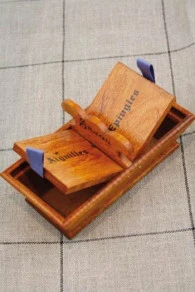 Boîte Bois Miniature Boutons Pantalons Vert 4 Boîte Bois Miniature Boutons Pantalons Vert – Image 4