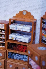 Étagère En Bois Miniature Fil Au Chinois Rouge 5 Étagère En Bois Miniature Fil Au Chinois Rouge – Image 5