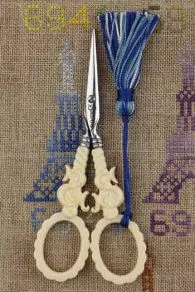 Paire De Ciseaux Broderie Façon Ivoire Veiné S