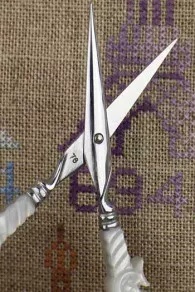 Paire De Ciseaux Broderie Façon Nacre S 3 Paire De Ciseaux Broderie Façon Nacre S – Image 3