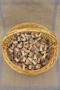 Petit Présentoir En Bois Bobines Miniatures 4 Petit Présentoir En Bois Bobines Miniatures – Image 4