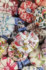 Pique-épingles En Tissu Ciseaux Broderie Sajou 3 Pique-épingles En Tissu Ciseaux Broderie Sajou – Image 3