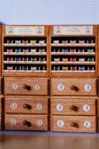 Présentoir Bois Miniature Fil Patchwork 7 Présentoir Bois Miniature Fil Patchwork – Image 7