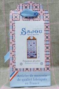 Présentoir Bois Miniature Rubans Coton 48 Cartes 3 Présentoir Bois Miniature Rubans Coton 48 Cartes – Image 3