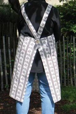 Tablier Japonais Toile De Jouy Grise 7 Tablier Japonais Toile De Jouy Grise -Maison Sajou tablier japonais toile de jouy grise 2