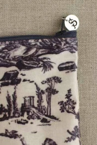 Trousse Toile Cirée Offrande Gris 3 Trousse Toile Cirée Offrande Gris – Image 3