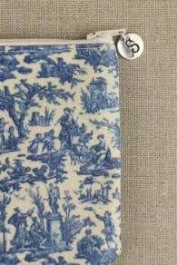 Trousse Toile Cirée Offrande Miniature Bleue 4 Trousse Toile Cirée Offrande Miniature Bleue – Image 4